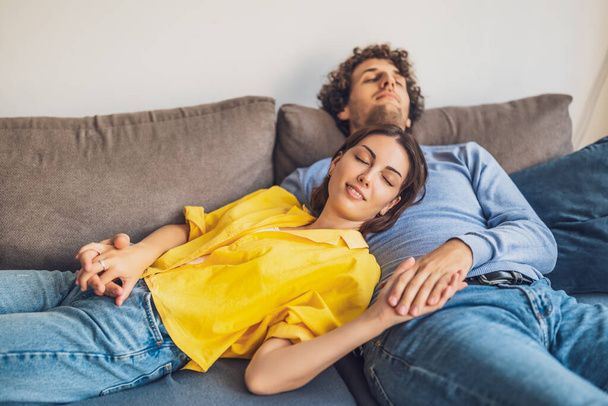 ازدواج - رابطه زناشویی با همسر -شناخت مردان و زنان - عشق محبت، علاقه - روانشناسی مهارت های ارتباطی دختران و پسران