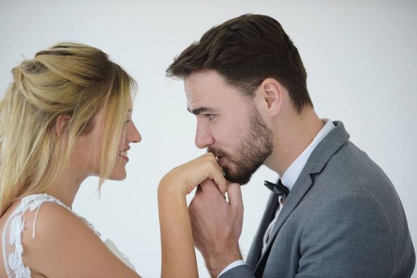 رابطه عاطفی - آموزش روابط زناشویی -شناخت مردان و زنان - عشق محبت - روانشناسی مهارت‌های ارتباطی دختران و پسران