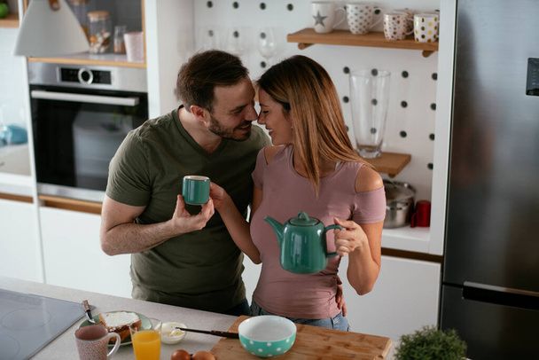 ازدواج -مهارت رابطه زناشویی-عشق - روابط عاطفی