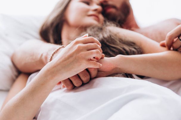 ازدواج -آموزش رابطه زناشویی-عشق محبت، علاقه - روابط عاطفی