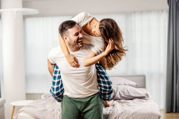 ازدواج - رابطه زناشویی با همسر -شناخت مردان و زنان - عشق محبت، علاقه - روانشناسی مهارت های ارتباطی دختران و پسران